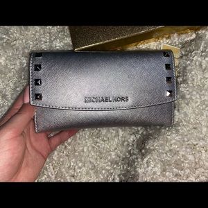 ✨MICHAEL KORS WALLET✨